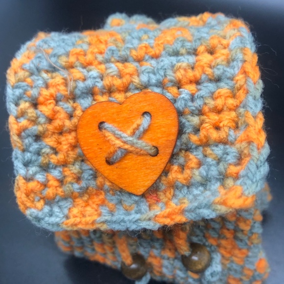 Handmade Crochet Mini Bag Keychain –Orange & Grey Key Ring w/Heart Button Tassel - Picture 8 of 11